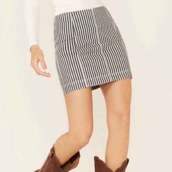 Jolt Dresses & Skirts - Jolt Indigo Stripe Denim Mini Skirt Casual Summer Size 7/28 Y2K